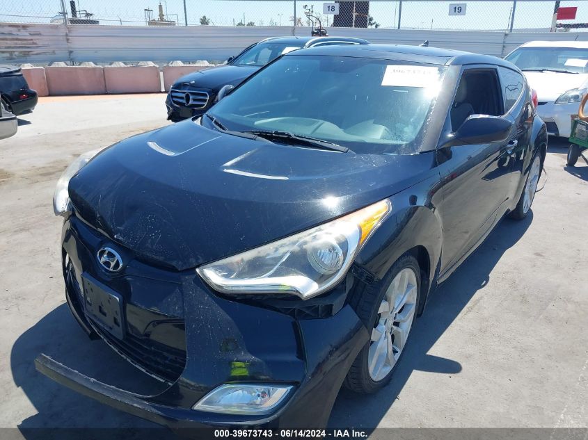 2013 Hyundai Veloster Base W/Gray VIN: KMHTC6AD7DU166423 Lot: 39673743