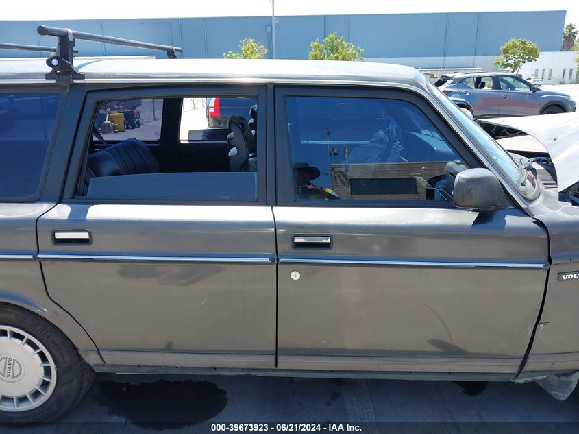 1991 Volvo 240 VIN: YV1AA8252M1891539 Lot: 39673923