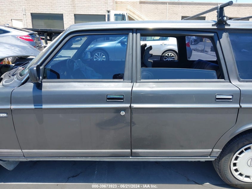 1991 Volvo 240 VIN: YV1AA8252M1891539 Lot: 39673923