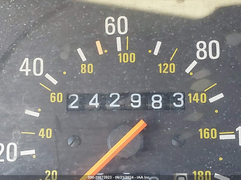 1991 Volvo 240 VIN: YV1AA8252M1891539 Lot: 39673923