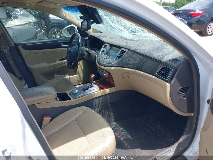 2013 Hyundai Genesis 5.0 R-Spec VIN: KMHGC4DH8DU258001 Lot: 39674011