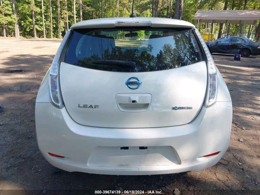 2015 Nissan Leaf S VIN: 1N4AZ0CP7FC318374 Lot: 39674139