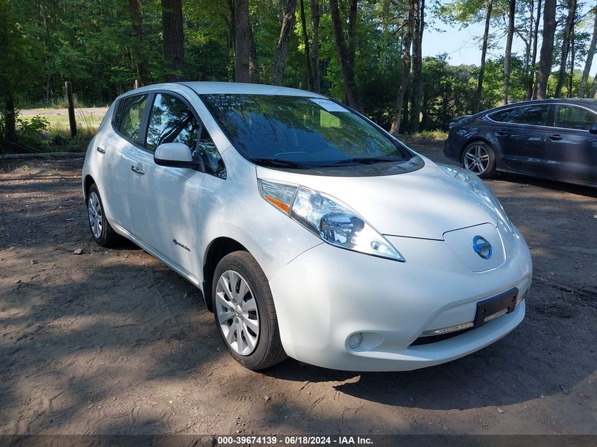 2015 Nissan Leaf S VIN: 1N4AZ0CP7FC318374 Lot: 39674139