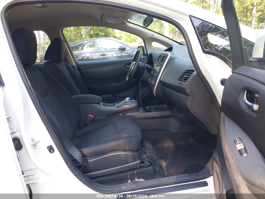 2015 Nissan Leaf S VIN: 1N4AZ0CP7FC318374 Lot: 39674139