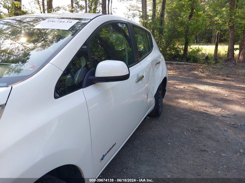 2015 Nissan Leaf S VIN: 1N4AZ0CP7FC318374 Lot: 39674139