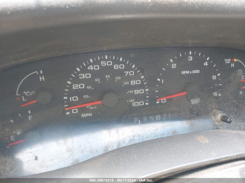 2003 Ford F-250 Lariat/Xl/Xlt VIN: 1FTNX20L33EA40698 Lot: 39674218