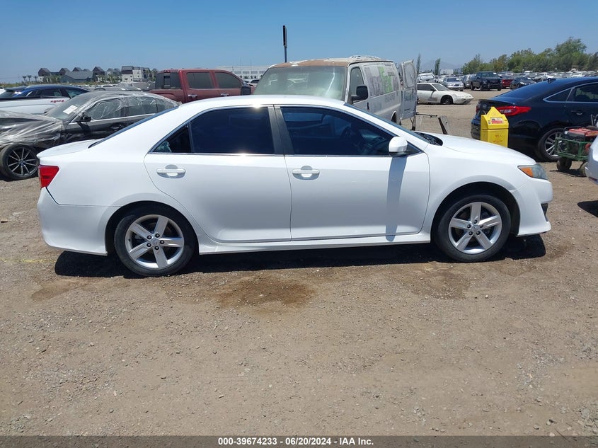 2014 Toyota Camry L/Se/Le/Xle VIN: 4T1BF1FK0EU461801 Lot: 39674233