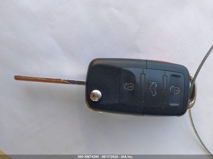 2009 Volkswagen New Beetle 2.5L VIN: 3VWRF31Y79M407249 Lot: 39674290