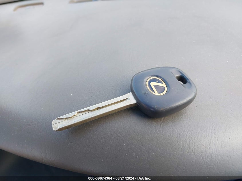 2001 Lexus Es 300 VIN: JT8BF28G910340350 Lot: 39674364