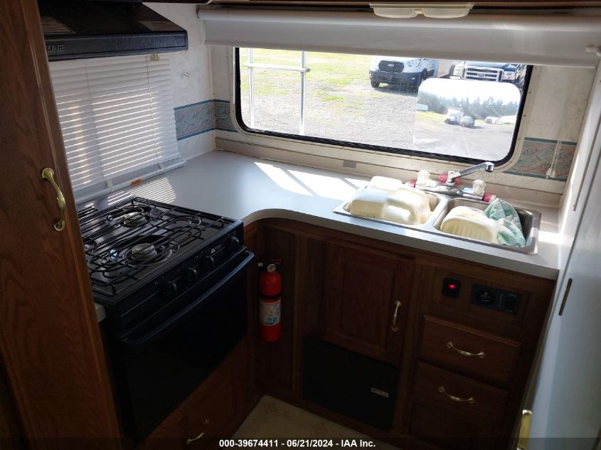 1998 Ford Econoline E350 Cutaway Van VIN: 1FDWE30S8WHB23341 Lot: 39674411