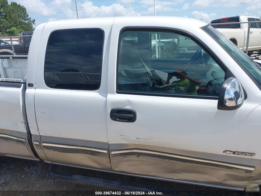 2002 Chevrolet Silverado 1500 Ls VIN: 2GCEC19T121165563 Lot: 39674432