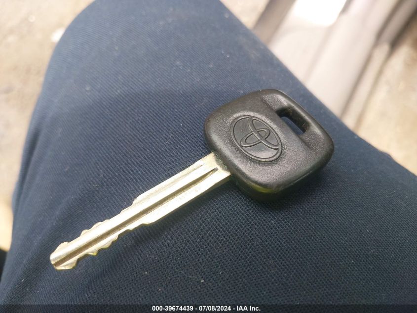 2004 Toyota Camry Le VIN: 4T1BE32K64U867066 Lot: 39674439