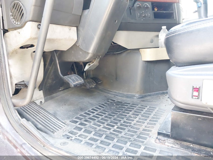 2007 Volvo Vhd VIN: 4V5KC9GH27N454909 Lot: 39674492