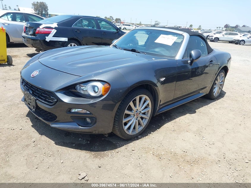 2017 Fiat 124 Spider Lusso VIN: JC1NFAEK2H0103854 Lot: 39674574