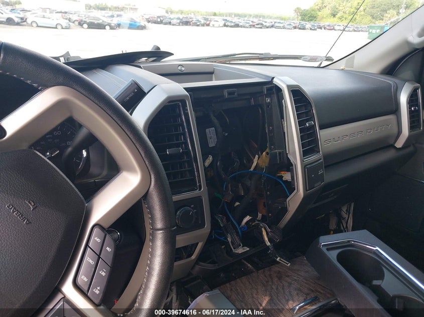 2019 Ford F-250 Lariat VIN: 1FT7W2BT2KEG19298 Lot: 39674616