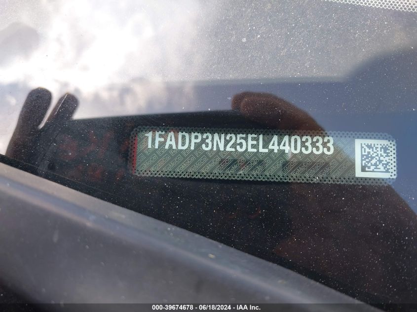 2014 Ford Focus Titanium VIN: 1FADP3N25EL440333 Lot: 39674678