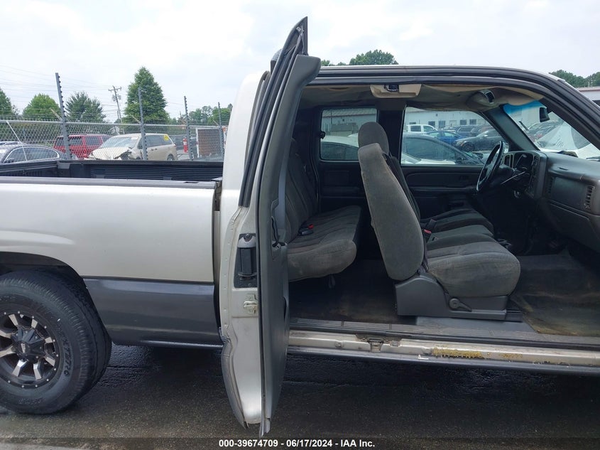 2004 Chevrolet Silverado 1500 Ls VIN: 2GCEC19V541236087 Lot: 39674709