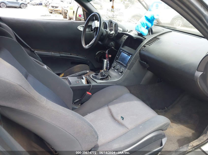 2003 Nissan 350Z VIN: JN1AZ34D43T103775 Lot: 39674772