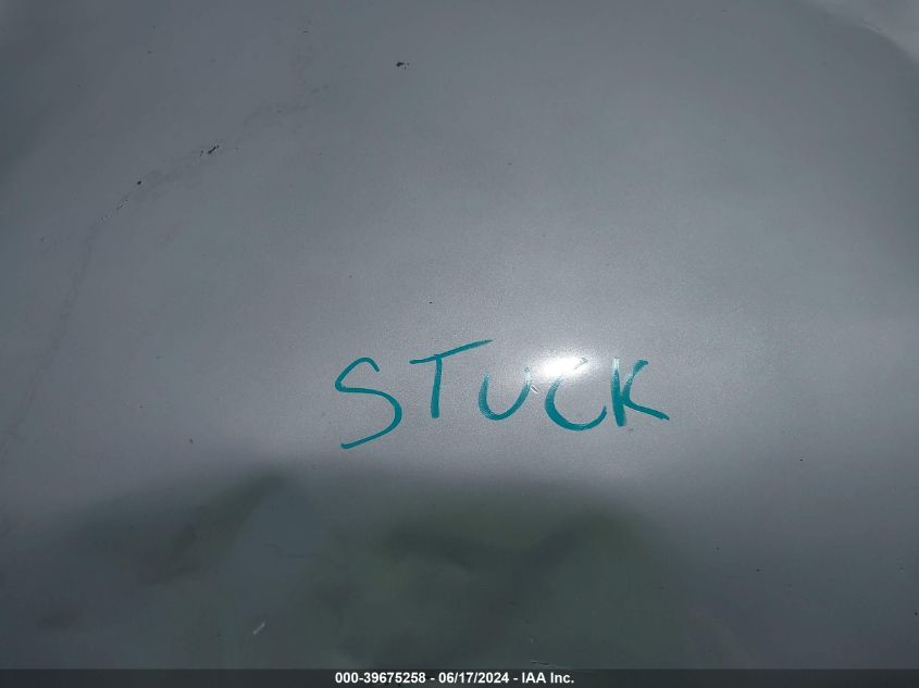 2000 Toyota Camry Le VIN: 4T1BG22K5YU688396 Lot: 39675258