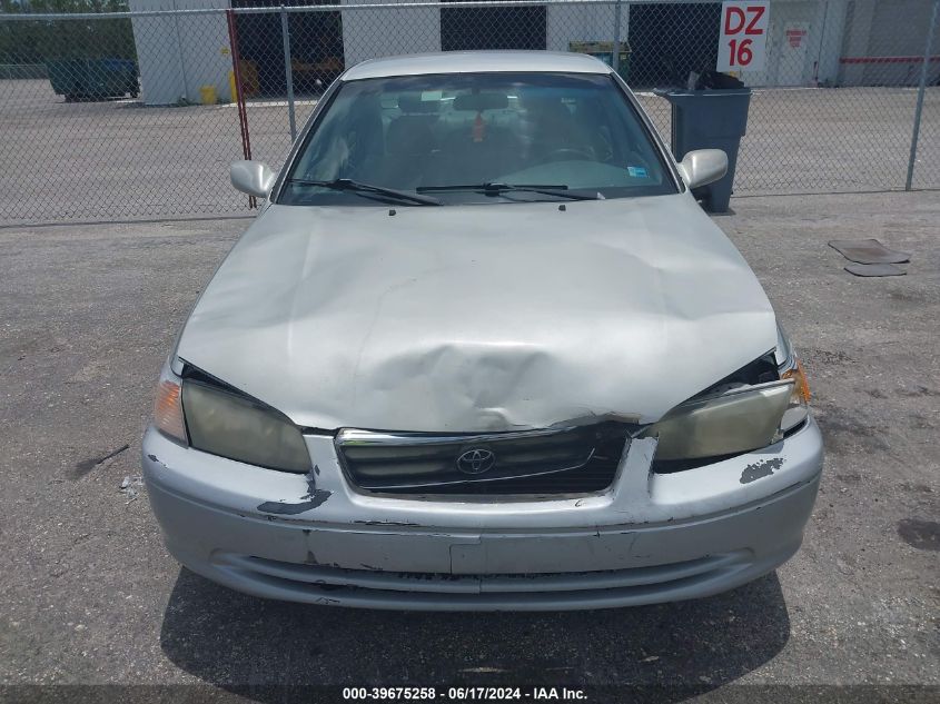 2000 Toyota Camry Le VIN: 4T1BG22K5YU688396 Lot: 39675258