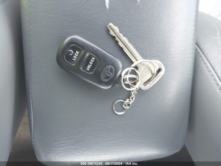 2000 Toyota Camry Le VIN: 4T1BG22K5YU688396 Lot: 39675258