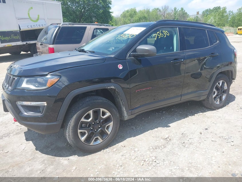 VIN 3C4NJDDB4JT366926 2018 JEEP COMPASS TRAILHAWK