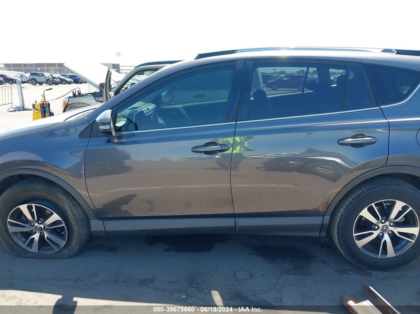 VIN JTMRFREV9JJ200322 2018 TOYOTA RAV4 ADVENTURE/XLE