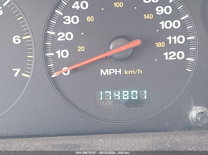 2000 Jeep Grand Cherokee Laredo VIN: 1J4GW48N0YC321769 Lot: 39675767