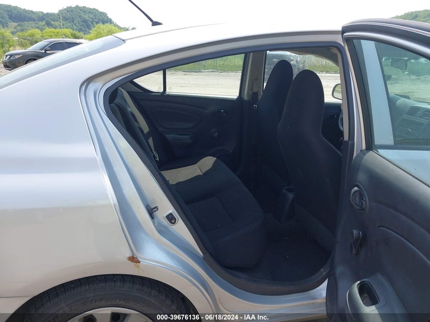 2012 Nissan Versa 1.6 S VIN: 3N1CN7AP2CL918717 Lot: 39676136