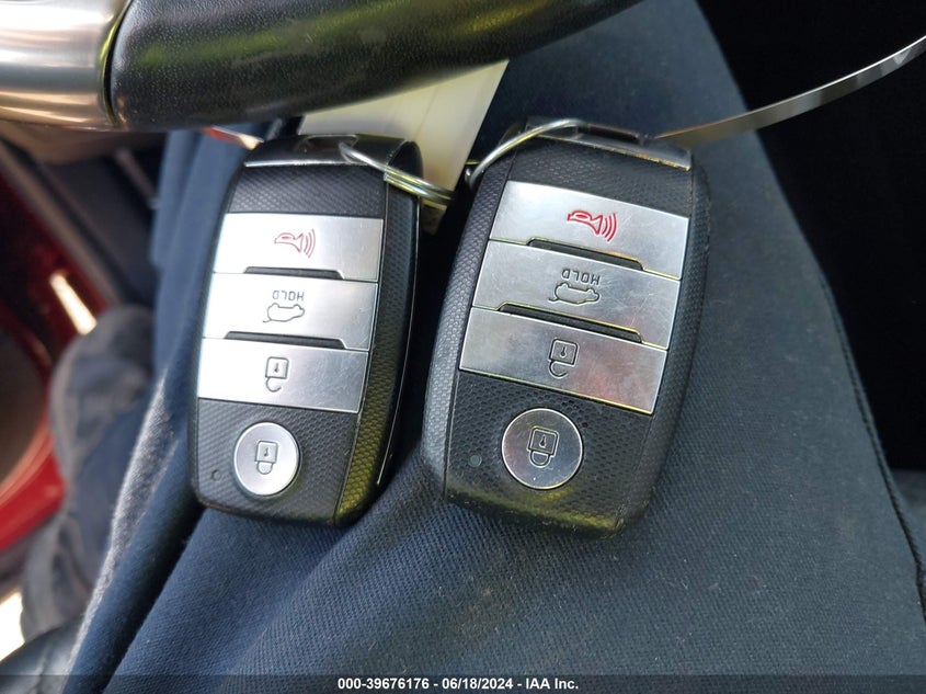 2017 Kia Sorento 3.3L Ex VIN: 5XYPH4A58HG320231 Lot: 39676176