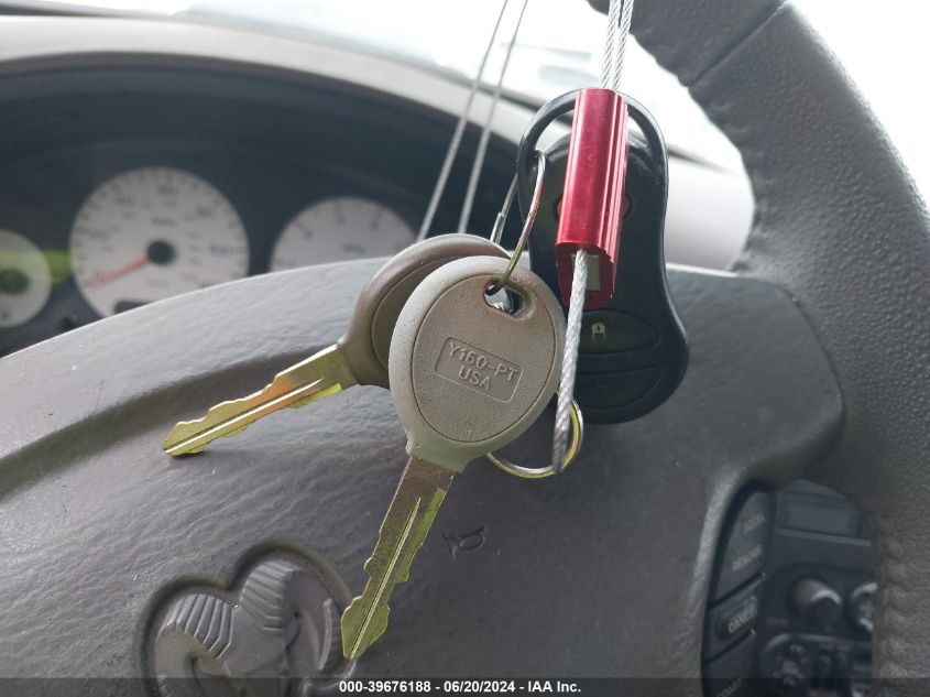 2002 Dodge Grand Caravan Sport VIN: 2B4GP44R32R587455 Lot: 39676188