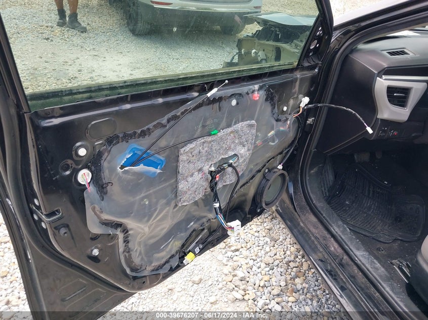 2016 Toyota Corolla Le VIN: 5YFBURHE9GP554798 Lot: 39676207