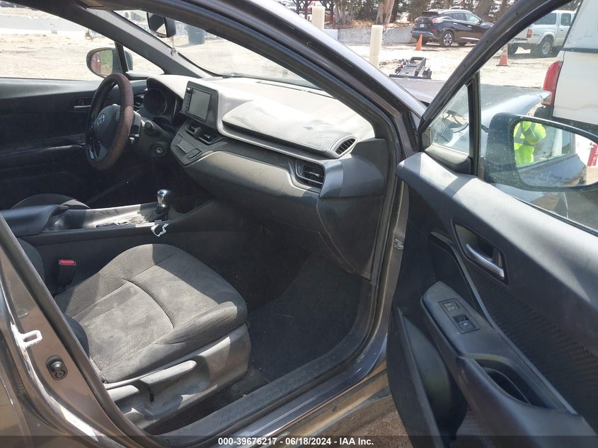 2018 Toyota C-Hr Xle VIN: NMTKHMBX6JR042687 Lot: 39676217