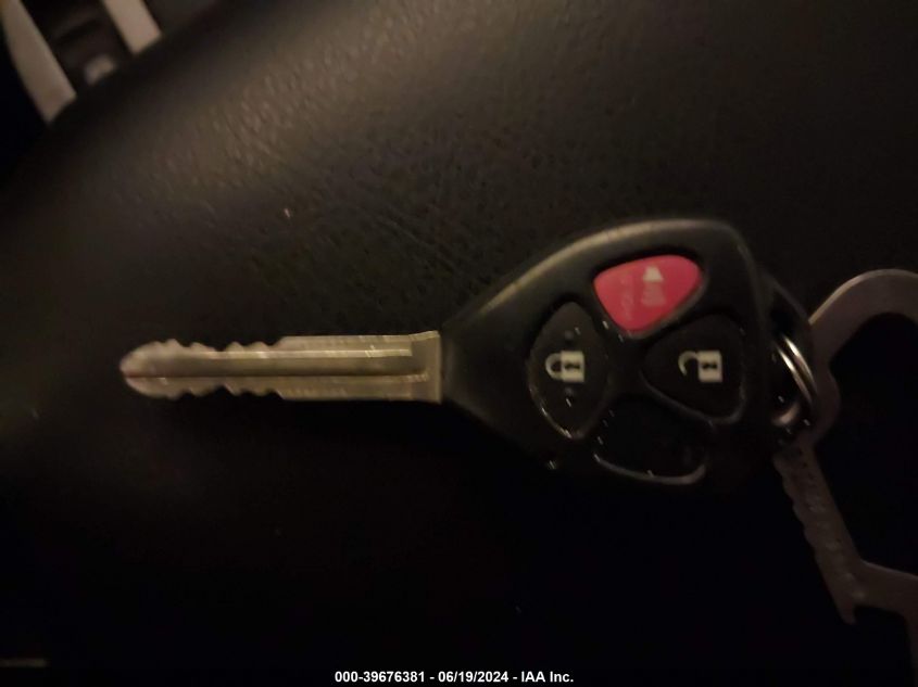 2019 Toyota 4Runner Sr5/Limited/Limited Night Shade/Trd Off Road/Trd Off Road Premium/Trd Pro VIN: JTEBU5JR9K5729865 Lot: 39676381