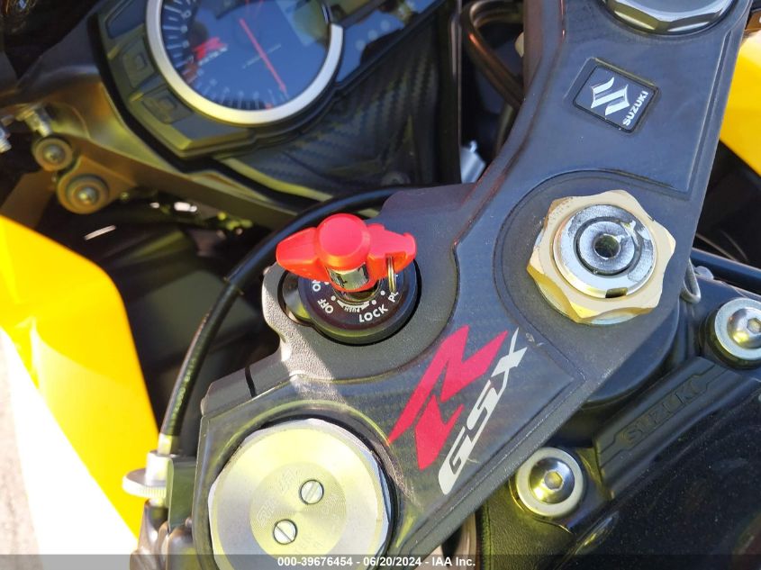 2017 SUZUKI GSX-R600 - JS1GN7FA4H2101531