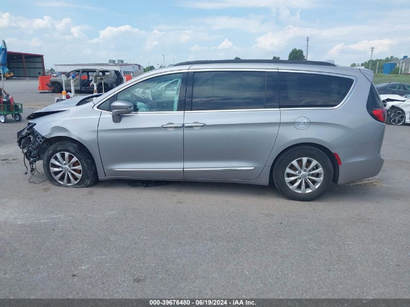 2017 Chrysler Pacifica Touring-L VIN: 2C4RC1BG9HR613055 Lot: 39676480