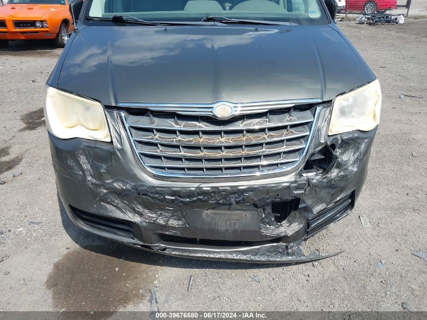 2010 Chrysler Town & Country Lx VIN: 2A4RR4DE9AR262496 Lot: 39676580