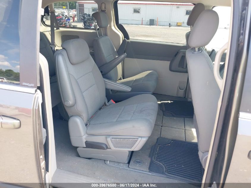 2010 Chrysler Town & Country Lx VIN: 2A4RR4DE9AR262496 Lot: 39676580