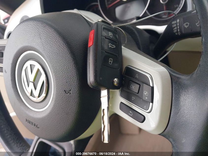 2015 Volkswagen Beetle 1.8T VIN: 3VW517AT5FM813387 Lot: 39676670