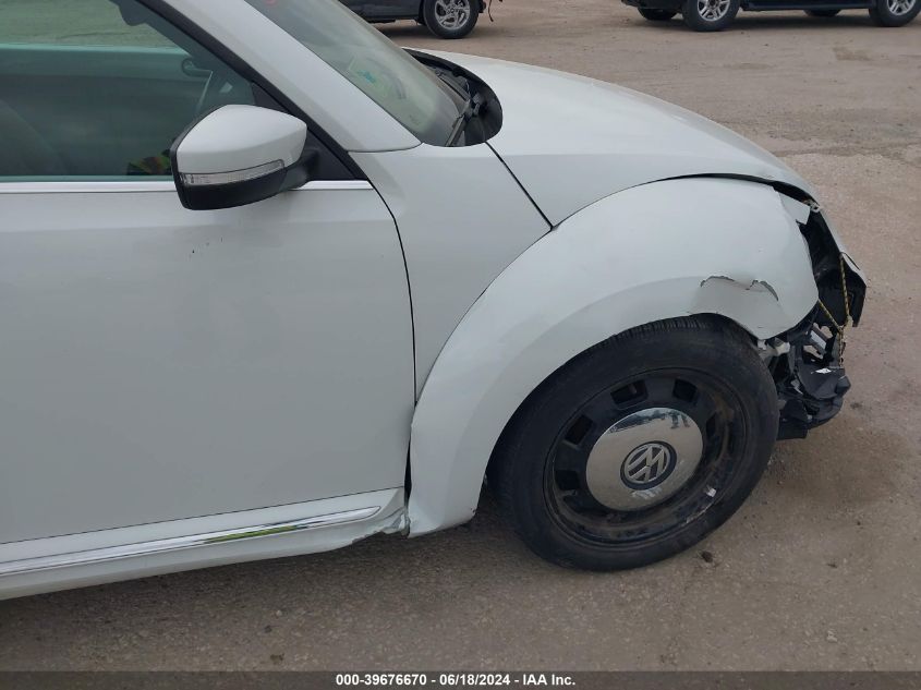 2015 Volkswagen Beetle 1.8T VIN: 3VW517AT5FM813387 Lot: 39676670