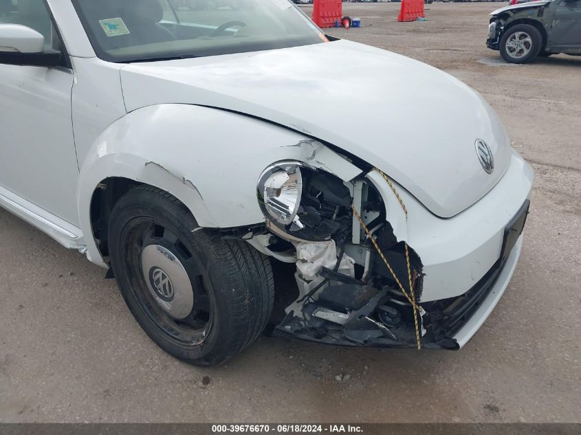 2015 Volkswagen Beetle 1.8T VIN: 3VW517AT5FM813387 Lot: 39676670