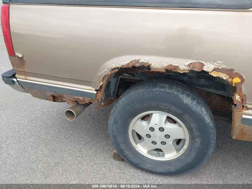 1995 Chevrolet Suburban K1500 VIN: 1GNFK16K2SJ427302 Lot: 39676816