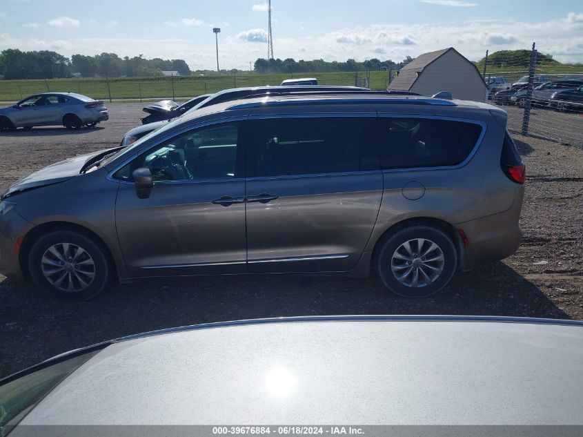 2018 Chrysler Pacifica Touring L VIN: 2C4RC1BG3JR159035 Lot: 39676884