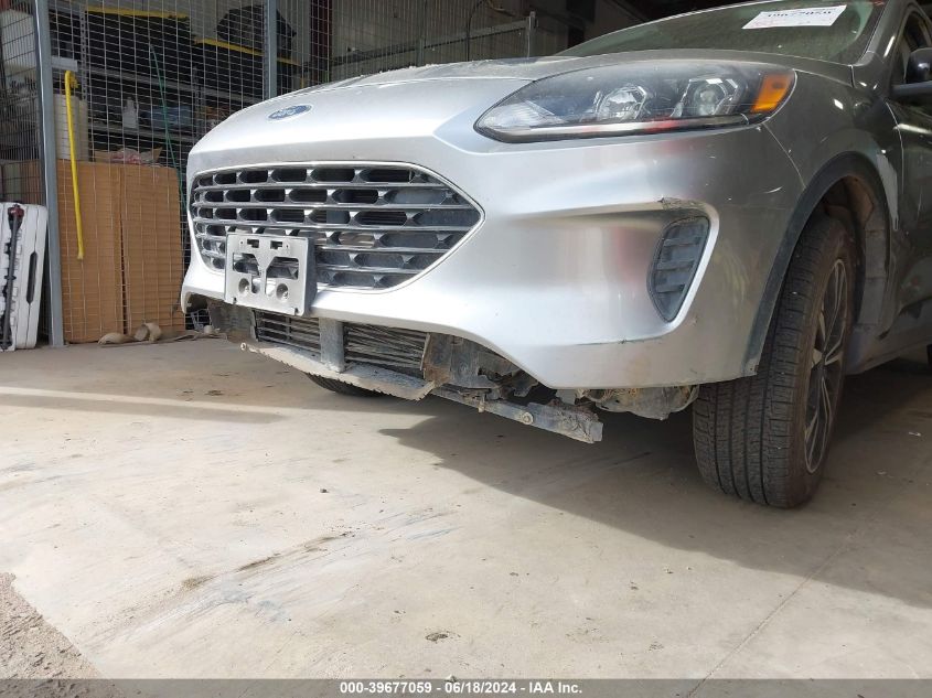 2022 Ford Escape Se VIN: 1FMCU9G60NUA37271 Lot: 39677059