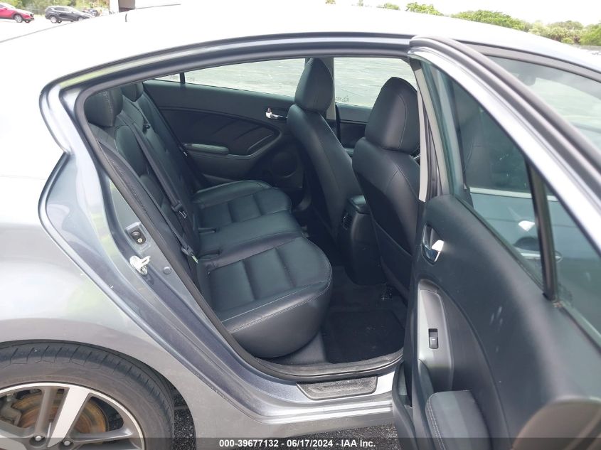 2017 Kia Forte Ex VIN: 3KPFN4A83HE092537 Lot: 39677132