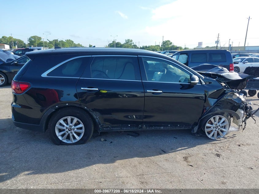 2019 Kia Sorento 2.4L L VIN: 5XYPG4A34KG579520 Lot: 39677208