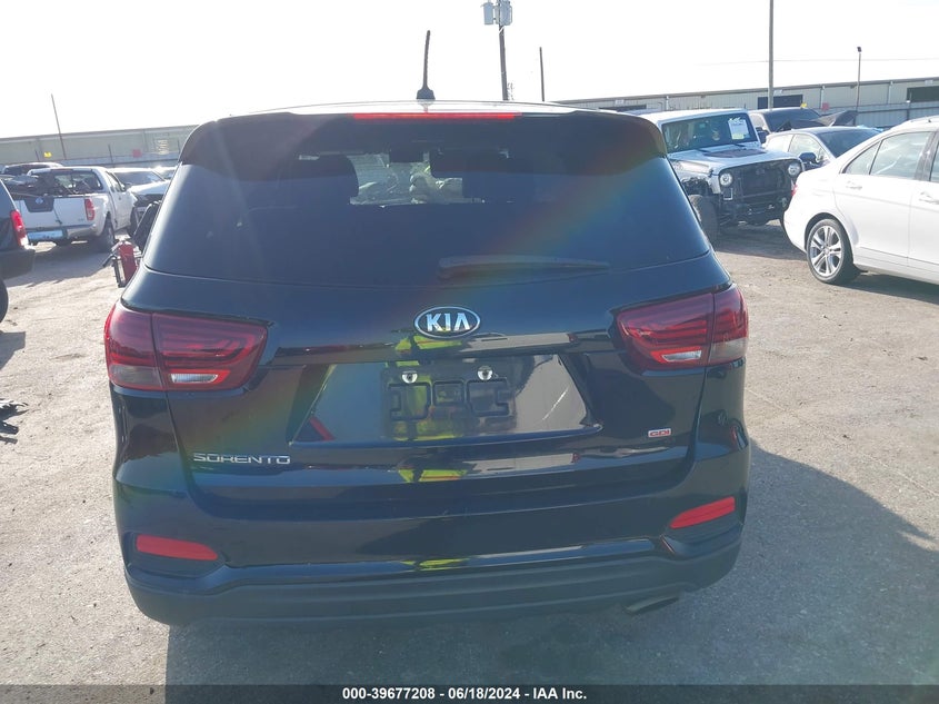 2019 Kia Sorento 2.4L L VIN: 5XYPG4A34KG579520 Lot: 39677208