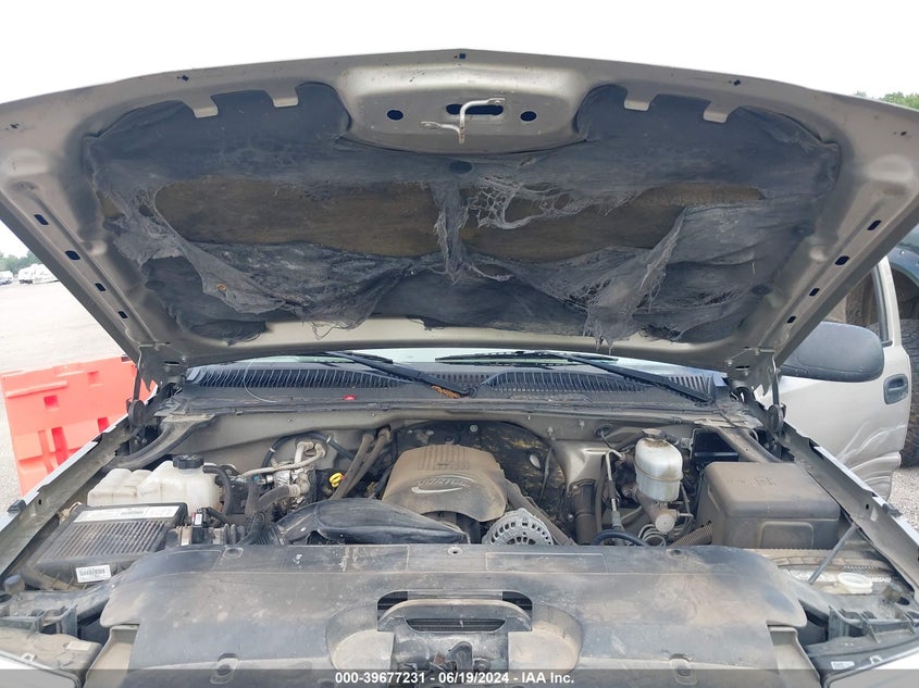 2003 Chevrolet Silverado K2500 Heavy Duty VIN: 1GCHK23U13F196474 Lot: 39677231