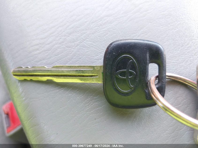 2003 Toyota Camry Le VIN: 4T1BE32KX3U670822 Lot: 39677249