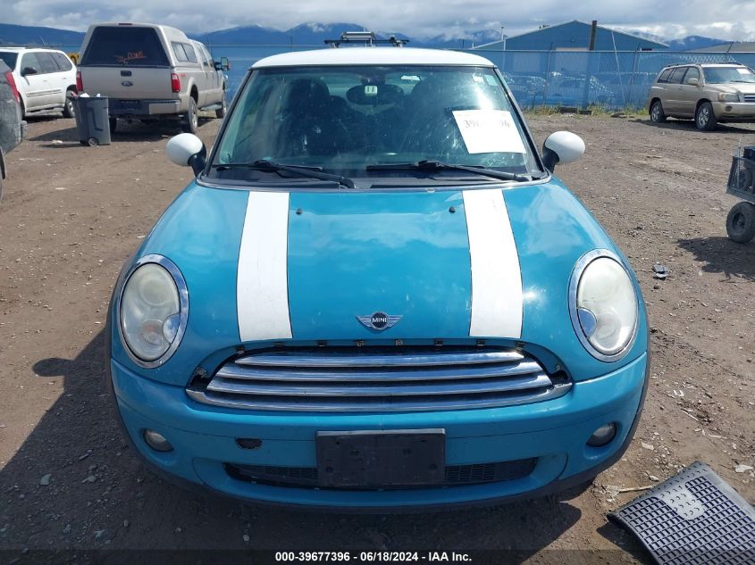 2010 Mini Cooper VIN: WMWMF3C55ATZ62199 Lot: 39677396